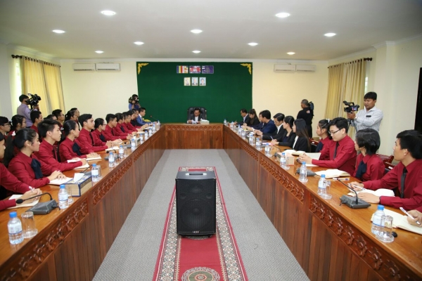 ឯកឧត្តម អ៊ិត សំហេង ផ្ដល់អនុសាសន៍ឱ្យយុវជនអាស៊ីអាគ្នេយ៍ខិតខំសិក្សាពីភាពរីកចម្រើនរបស់ប្រទេសនីមួយៗ ដើម្បីយកបទពិសោធន៍ល្អៗមកអនុវត្តនៅកម្ពុជា