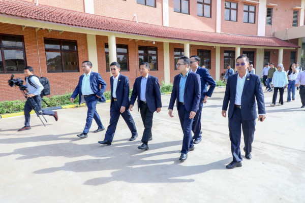 ក្រសួងការងារដឹកនាំអ្នកសារព័ត៌មានមកពី១០ស្ថាប័នចុះស្វែងយល់ពីកម្មវិធីបណ្តុះបណ្តាលជំនាញបច្ចេកទេសនៅវិទ្យាស្ថានជាតិពហុបច្ចេកទេសកម្ពុជា