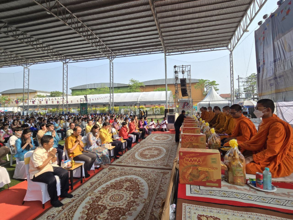 ក្រសួងការងារនិងស្ថានទូត រួមទាំងភាគីពាក់ព័ន្ធបានរៀបចំសង្ក្រាន្តឆ្នាំថ្មីជូនពលករកម្ពុជានៅប្រទេសថៃដែលមិនបានវិលមកស្រុកកំណើត