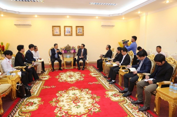 កូរ៉េចង់បង្កើតមជ្ឈមណ្ឌលស្ដង់ដាជាតិវិទ្យាសាស្ត្រសម្ផស្សនៅកម្ពុជា ដើម្បីផ្ដល់ការអប់រំជំនាញកែសម្ផស្សប្រកបដោយគុណភាព និងសុវត្ថិភាព