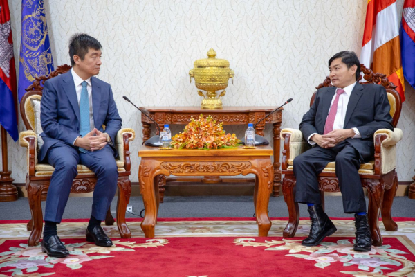 រដ្ឋមន្ត្រីក្រសួងសការងារ និងសហព័ន្ធនិយោជក និងសមាគមពាណិជ្ជកម្មកម្ពុជា ឯកភាពពង្រឹងសមត្ថភាពជំនាញបច្ចេកទេសដល់បុគ្គលិក