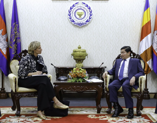 ឯកឧត្តម ហេង សួរ អនុញ្ញាតឱ្យប្រធានគម្រោងកម្មវិធីរោងចក្រកាន់តែប្រសើរនៅកម្ពុជា នៃអង្គការអន្តរជាតិខាងការងារ (ILO-BFC) ចូលជួបសម្តែងការគួរសម និងពិភាក្សាការងារ