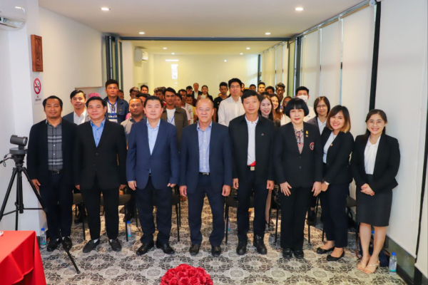 មន្ត្រីជាន់ខ្ពស់ក្រសួងការងារ ណែនាំដល់ពលករកម្ពុជាទៅធ្វើការនៅថៃ ក្រៅពីដើម្បីប្រាក់ចំណូល ក៏ត្រូវអភិវឌ្ឍន៍ជំនាញរបស់ខ្លួន