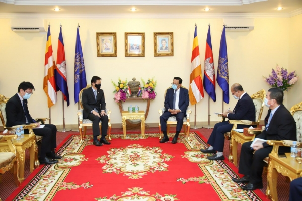 កម្ពុជា-សិង្ហបុរី បេ្តជ្ញាបន្តរួមគ្នាពង្រឹកលើវិស័យការងារ និងបណ្តុះបណ្តាលធនធានមនុស្សរបស់កម្ពុជា ឲ្យកាន់តែប្រសើរបន្តទៀត