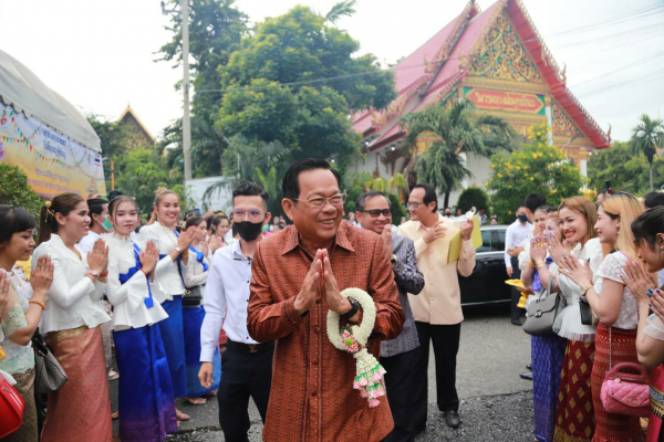 រដ្ឋមន្ត្រីក្រសួងការងារ ដឹកនាំគណៈប្រតិភូ អញ្ជើញចូលរួមពិធីភ្ជុំបិណ្ឌជាមួយបងប្អូនពលករខ្មែរ នៅប្រទេសថៃ