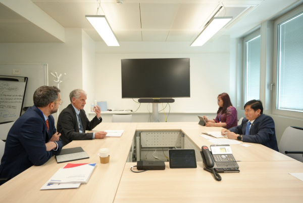 ឯកឧត្តម ហេង សួរ ជួបពិភាក្សាការងារជាមួយប្រធានសាខាទីផ្សារការងារប្រកបដោយបរិយាប័ន្ន ទំនាក់ទំនងការងារ និងលក្ខខណ្ឌការងារ (INWORK)របស់អង្គការ ILO