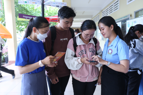 សូមចូលរួមអបអរសាទរដល់យុវជន ១៥១ នាក់ដែលបានទទួលលទ្ធផលល្អក្នុងវេទិកាការងារថ្ងៃនេះ