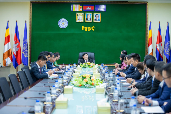 រដ្ឋមន្ត្រីក្រសួងការងារស្វាគមន៍ចំពោះសំណើបណ្តុះបណ្តាលបុគ្គលិក ខណៈដែលជំរុញឱ្យអនុវត្តរបបសន្តិសុខសង្គម១០០%ដែលជាការគិតគូររបស់រាជរដ្ឋាភិបាល