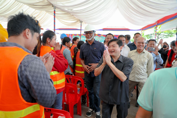 ឯកឧត្តម ហេង សួរ អញ្ជើញជាអធិបតីក្នុងទិវាសិទ្ធិមនុស្សអន្តរជាតិ ខួបលើកទី៧៦ ក្រោមប្រធានបទ &ldquo;សិទ្ធិសេរីភាពសហជីព សមាគម និងប្រព័ន្ធគាំពារសង្គម&rdquo;