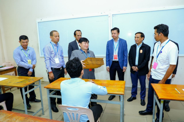 ក្រសួងការងារ រៀបចំការប្រឡងជ្រើសរើសក្របខណ្ឌមន្ត្រីរាជការថ្មីសម្រាប់ឆ្នាំ២០២៣