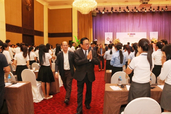 ឯកឧត្តម អ៊ិត សំហេង៖ គិលានុបដ្ឋាក គិលានុបដ្ឋាយិកាកម្ពុជានឹងទទួលបានទីផ្សារការងារក្នុងកម្រិតអន្តរជាតិ និងប្រាក់កម្រៃខ្ពស់ នៅជប៉ុន