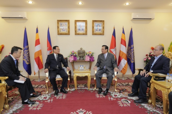 ឯកឧត្តមបណ្ឌិតរដ្ឋមន្ត្រី អនុញ្ញាតឲ្យឯកឧត្តម Jang Yung Gon ឯកអគ្គរដ្ឋទូតនៃសាធារណរដ្ឋប្រជាមានិតប្រជាធិបតេយ្យកូរ៉េប្រចាំកម្ពុជា ចូលជួបពិភាក្សាការងារ