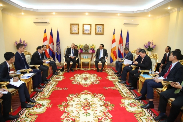 ឯកឧត្តមបណ្ឌិត អុិត សំហេង ទទួលពិភាក្សាការងារជាមួយគណៈប្រតិភូជាន់ខ្ពស់សភាពាណិជ្ជកម្មអឺរ៉ុប