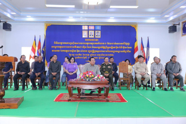 រដ្ឋមន្ត្រីក្រសួងការងារ ដឹកនាំគណៈប្រតិភូ ចុះសួរសុខទុក្ខ និងសម្ពោធអគារប្រជុំ នៃកងពលតូចអន្តរាគមន៍លេខ៧