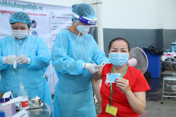 ក្រសួងការងារ និងបណ្ដុះបណ្ដាលវិជ្ជាជីវៈ បានបើកមណ្ឌលចាក់វ៉ាក់សាំង ស៊ីណូវ៉ាក់ ដូសទី២ ចំនួន ១ទីតាំងទៀត សម្រាប់ថ្ងៃទី៤ ខែឧសភានេះ