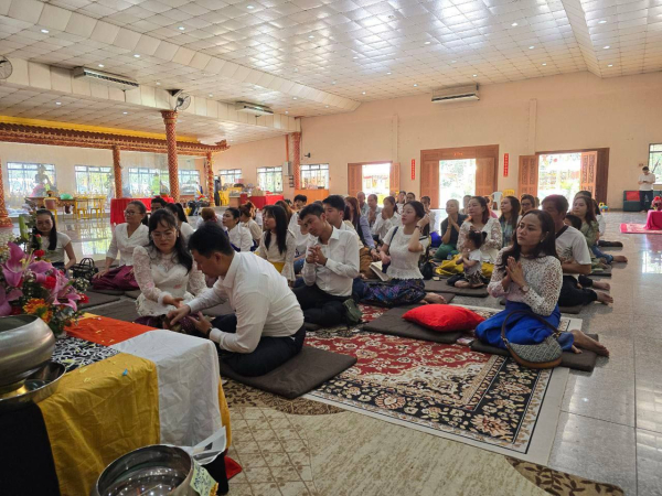 ស្ថានឯកអគ្គរាជទូតខ្មែរប្រចាំម៉ាឡេស៊ី&nbsp; បានរៀបចំ "សង្ក្រានខ្មែនៅម៉ាឡេស៊ី" នៅវត្តនារង្សី&nbsp; ក្នុងតំបន់&nbsp; Pontian រដ្ឋ&nbsp; Johor Bahru