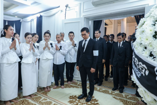 ថ្នាក់ដឹកនាំក្រសួងការងារ និងបណ្តុះបណ្តាលវិជ្ជាជីវៈ អញ្ជើញគោរពវិញ្ញាណក្ខន្ធឯកឧត្តមនាយឧត្តមសេនីយ៍ សែម សុវណ្ណនី