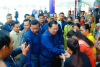 ព្រឹកនេះ សម្តេចតេជោ ហ៊ុន សែន បានបន្តអញ្ជើញចុះបងប្អូនជួបកម្មករ កម្មការិនី ជាង២ម៉ឺននាក់ជាបន្តទៀត នៅតំបន់សេដ្ឋកិច្ចពិសេស មេនហាតធេន ក្រុងបាវិត ខេត្តស្វាយរៀង