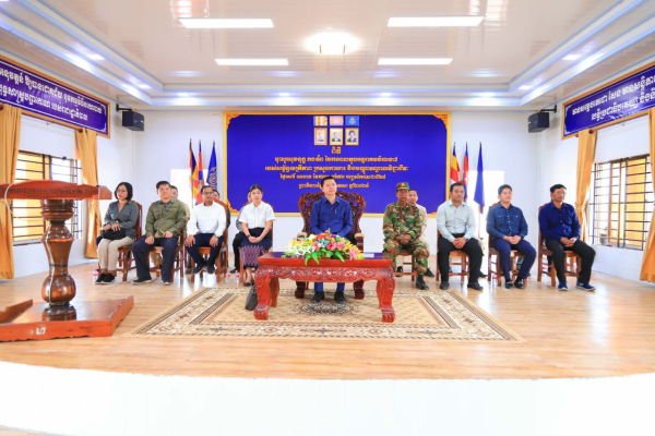 ប្រតិភូក្រសួងការងារ និងបណ្តុះបណ្តាលវិជ្ជាជីវៈ ចុះសួរសុខទុក្ខ និងនាំយកអំណោយរបស់សម្តេចមហាបវរធិបតី និងលោកជំទាវបណ្ឌិត ផ្តល់ជូនកងពលតូចអន្តរាគមន៍លេខ៧