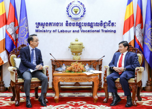 ក្រសួងការងារ និងបណ្តុះបណ្តាលវិជ្ជាជីវៈ និងក្រុមហ៊ុនយក្សរបស់កូរ៉េបង្កើតកិច្ចសហការអភិវឌ្ឍធនធានមនុស្សកម្ពុជាក្នុងវិស័យឧស្សាហកម្មធុនធ្ងន់