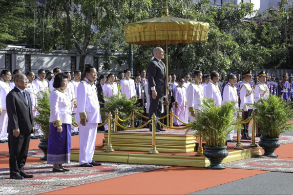 ឯកឧត្តម ហេង សួរ រដ្ឋមន្ត្រីក្រសួងការងារ និងបណ្តុះបណ្តាលវិជ្ជាជីវៈ រួមនិងថ្នាក់ដឹកនាំក្រសួង បានអញ្ជើញចូលរួមក្នុងពិធីផ្លូវការ ខួបអនុស្សាវរីយ៍៧១ឆ្នាំ នៃទិវាបុណ្យឯករាជ្យជាតិ ៩ វិច្ឆិកា នៅវិមានឯករាជ្យ