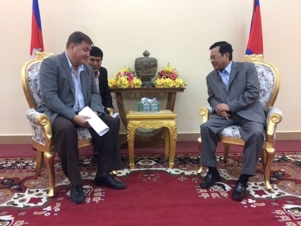 ឯកឧត្តមបណ្ឌិត អ៊ិត សំហេង ទទួលជួបសម្ដែងការគួរសម និពិភាក្សាការងារ ស្វែងយល់អំពីព្រឹត្តិការណ៍ថ្មីៗ ក្នុងវិស័យការងារកម្ពុជា