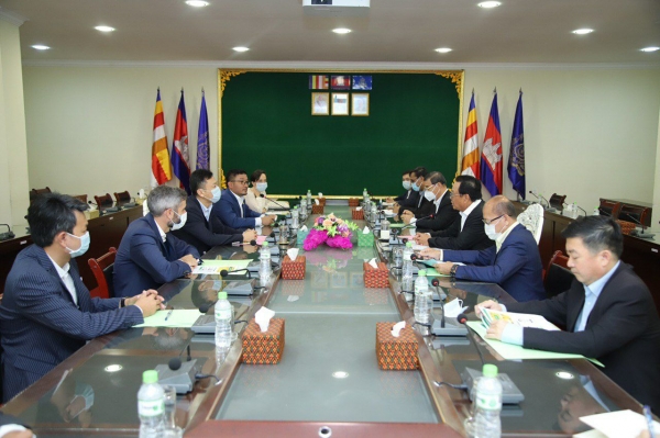 រដ្ឋមន្រ្តីក្រសួងការងារ ស្នើឱ្យវិស័យឯកជន បន្តយកចិត្តទុកដាក់អនុវត្តវិធានការការពារ ទប់ស្កាត់ កូវីដឱ្យបានជាប់ជាប្រចាំ ដើម្បីសុខភាព និងសុវត្ថិភាពកម្មករ