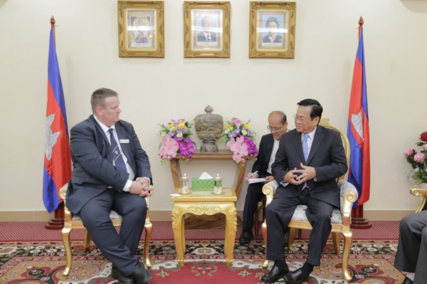 ឯកឧត្តមបណ្ឌិតរដ្ឋមន្ត្រី បានអនុញ្ញាតឱ្យ លោក Jonathan Ledger ជាអ្នកឯកទេសខាងកិច្ចការអប់រំបណ្តុះបណ្តាល បច្ចេកទេស និងវិជ្ជាជីវៈ (TVET) នៃអគ្គនាយដ្ឋានពាណិជ្ជកម្មអន្តរជាតិ ចក្រភពអង់គ្លេស ចូលជួបសម្តែងការគួរសម និងពិភាក្សាការងារ