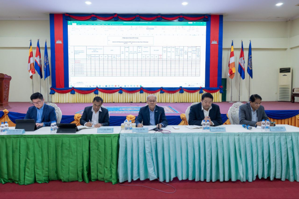 ឯកឧត្តម ងុយ រិទ្ធ រដ្ឋលេខាធិការ បានជួបសំណេះសំណាលប្រចាំខែជាមួយថ្នាក់ដឹកនាំសហព័ន្ធសហជីពចំនួន ១៥០ សហព័ន្ធ