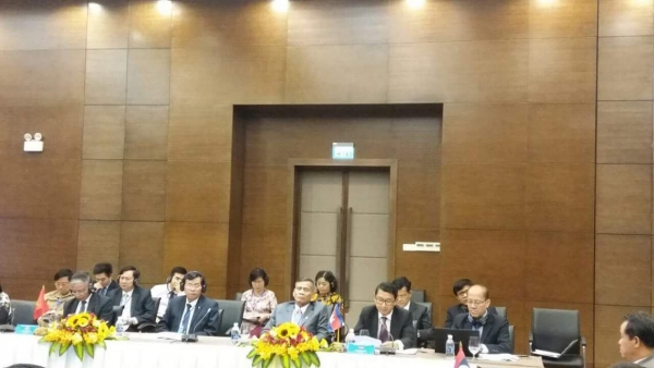 សន្និសីទថ្នាក់រដ្ឋមន្រ្តីការងារ នៃប្រទេសកម្ពុជា ឡាវ មីយ៉ាន់ម៉ា វៀតណាម និងថៃ (CLMVT) លើកទី២ ស្តីពីកិច្ចសហប្រតិបត្តិការលើវិស័យការងារ នៃប្រទេសទាំង៥ ដោយបានលើកយកប្រធានបទស្តីពី &ldquo;ការ​លើកកម្ពស់ការ អភិវឌ្ឍធនធានមនុស្ស និងការងារសមរម្យសម្រាប់ពលករទេសន្តរប្រវេសន៍"