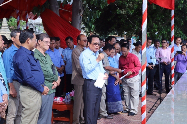 ឯកឧត្តមបណ្ឌិត អុិត សំហេង អញ្ជើញសំណេះសំណាល និងលើកទឹកចិត្តដល់ កីឡាករអុំទូក