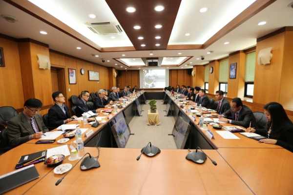 ឯក​ឧត្តម​បណ្ឌិត​រដ្ឋមន្រ្តី បាន​ជំនួប​ពិភាក្សា​ការងារ​ជាមួយ​ឯកឧត្តម​បណ្ឌិត Kim Ki Young សកល​វិទ្យា​ធិការ នៃ​សកល​វិទ្យា​ល័យ​បច្ចេកវិទ្យា និង​អប់រំ​កូរ៉េ Korea University of Technology and Education​ (KOREATECH)