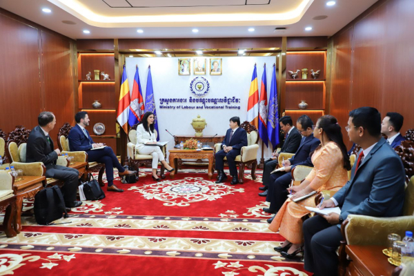 កម្ពុជានិងរដ្ឋលិចតិនស្តាញនៅអឺរ៉ុប ឯកភាពបន្តកិច្ចសហការ និងពិនិត្យលទ្ធភាពពង្រីកកិច្ចសហការថ្មី ដើម្បីបង្កើនផលិតភាពការងារ និងទាក់ទាញវិនិយោគបន្ថែម