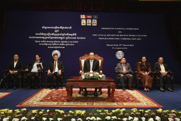 កម្ពុជាជាប្រទេសឈានមុខ ក្នុងការអនុវត្តកម្មវិធីការងារសមរម្យ