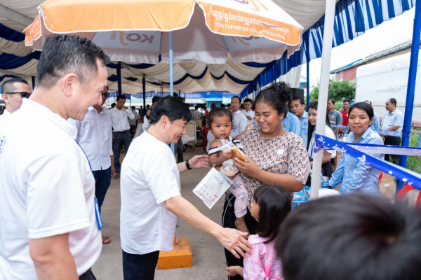 ក្រសួងការងារ និងបណ្តុះបណ្តាលវិជ្ជាជីវៈ រៀបចំកម្មវិធីកាត់សក់ដោយឥតគិតថ្លៃជូនបងប្អូនកម្មករ និងពលរដ្ឋជាង៥០០នាក់នៅសង្កាត់ចោមចៅ៣