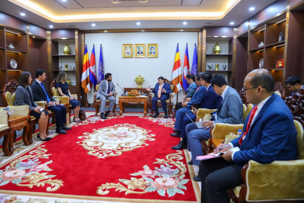 អង្គការUNESCO គឺជាដៃគូសំខាន់ក្នុងការលើកកម្ពស់វិស័យការងារ និងបណ្តុះបណ្តាលវិជ្ជាជីវៈនៅកម្ពុជា