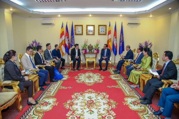 រដ្ឋមន្រ្តីក្រសួងការងារ ស្នើសាលាអន្តរជាតិសិង្ហបុរី-កម្ពុជា ធ្វើការបណ្តុះបណ្តាលលើជំនាញវិជ្ជាជីវៈ ដល់យុវជនកម្ពុជា&nbsp;