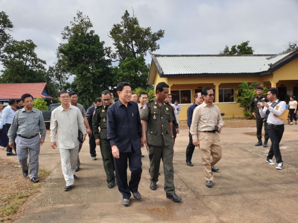 ឯកឧត្តមបណ្ឌិត ពេជ សោភ័ន អញ្ជើញ ចុះសួរសុខទុក្ខ នាយទាហាន នាយទាហានរង ពលទាហាននៃកងពលតូចអន្តរាគន៍លេខ៧