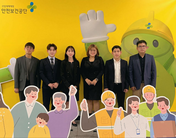 មន្ត្រីក្រសួងការងារ និងបណ្ដុះបណ្ដាលវិជ្ជាជីវៈចំនួន៦រូប បានបញ្ចប់ការសិក្សាថ្នាក់អនុបណ្ឌិតដោយជោគជ័យលើផ្នែកវិស្វកម្មសុវត្ថិភាព នៅសាកលវិទ្យាល័យជាតិវិទ្យាសាស្ត្រ និងបច្ចេកវិទ្យាសេអ៊ូល&nbsp; ដែលជាសាកលវិទ្យាល័យឈានមុខគេមួយលើការបណ្ដុះបណ្ដាលផ្នែកវិស្វកម្មសុវត្ថិភាព