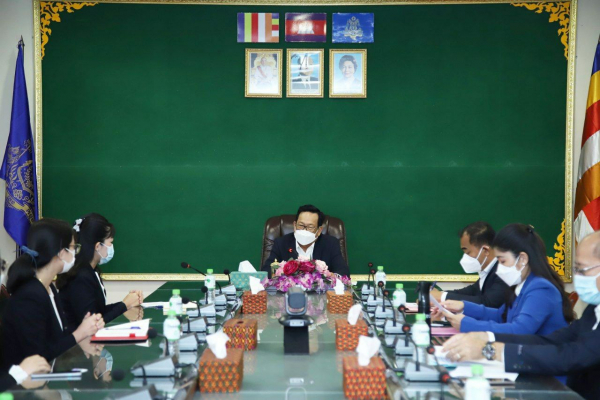 ឯកឧត្តមបណ្ឌិត អុិត សំហេង៖ យុវជនជាសសរទ្រូង ជាអ្នកបន្តវេនដ៏មានថាមពលរួមគ្នាលើការអភិវឌ្ឍជាតិ