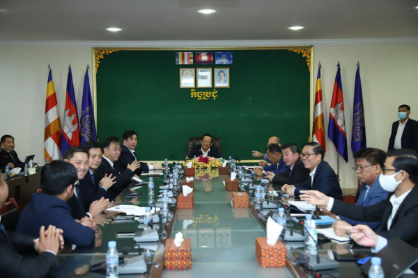 សមាគមកាបូប ស្បែកជើង និងអេឡិចត្រូនិចកម្ពុជា ចូលជួបសម្តែងការគួរសម និងស្នើសុំអនុសាសន៍ណែនាំពីរដ្ឋមន្ត្រីក្រសួងការងារ